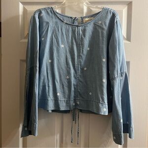 Chambray polka dot shirt with flair sleeves and ties in back